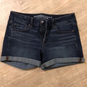 American Eagle 🦅 - Midi Jean Shorts